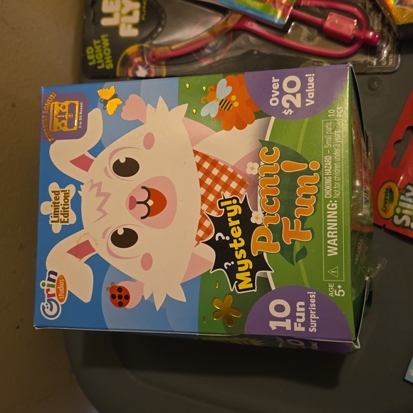 Lot of girls toys LOL, Doorable, Grin 10 fun surprises, Crayola Dough, more - Picture 4 of 5